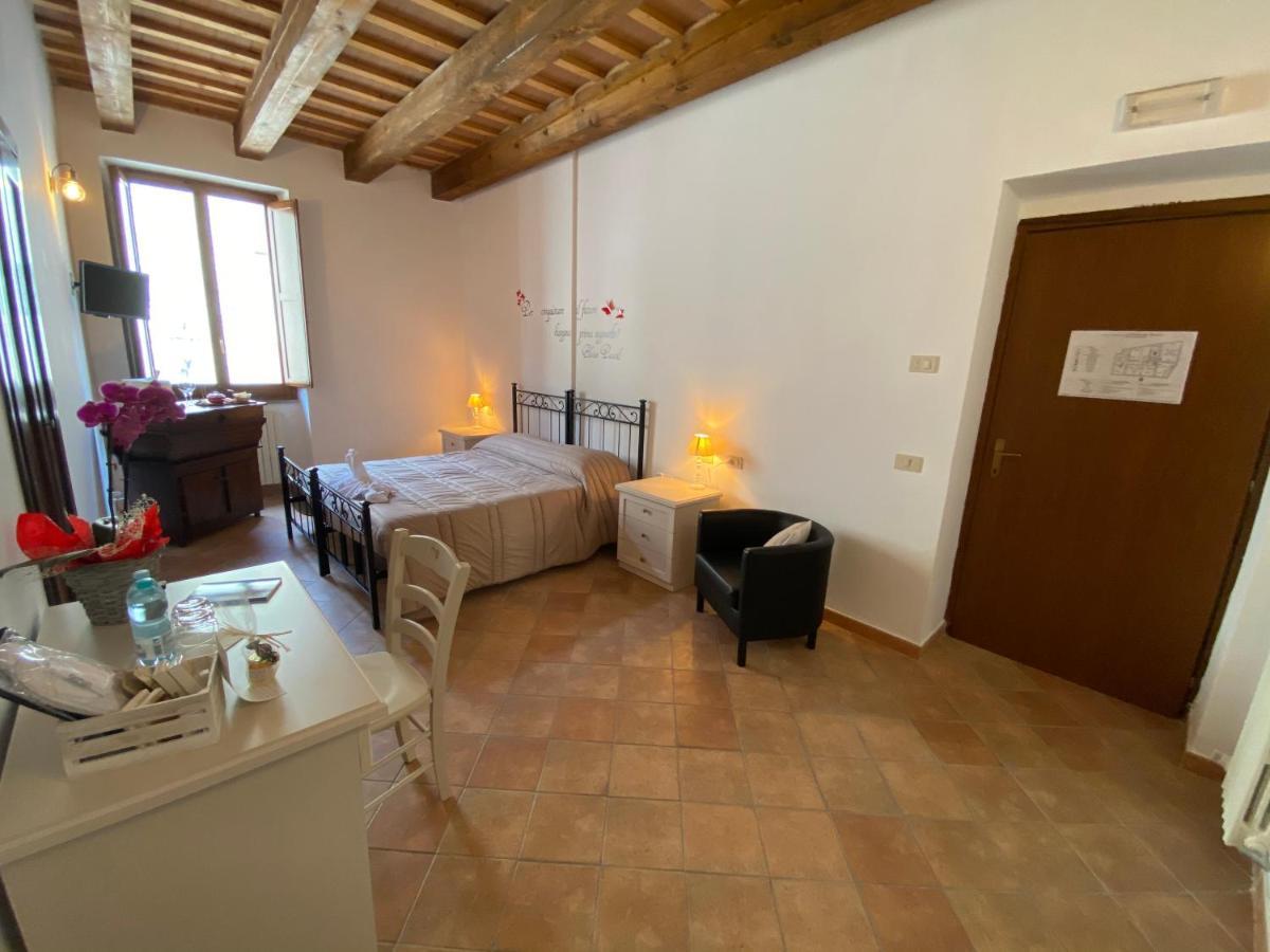 Locanda Della Pieve Pievebovigliana Экстерьер фото