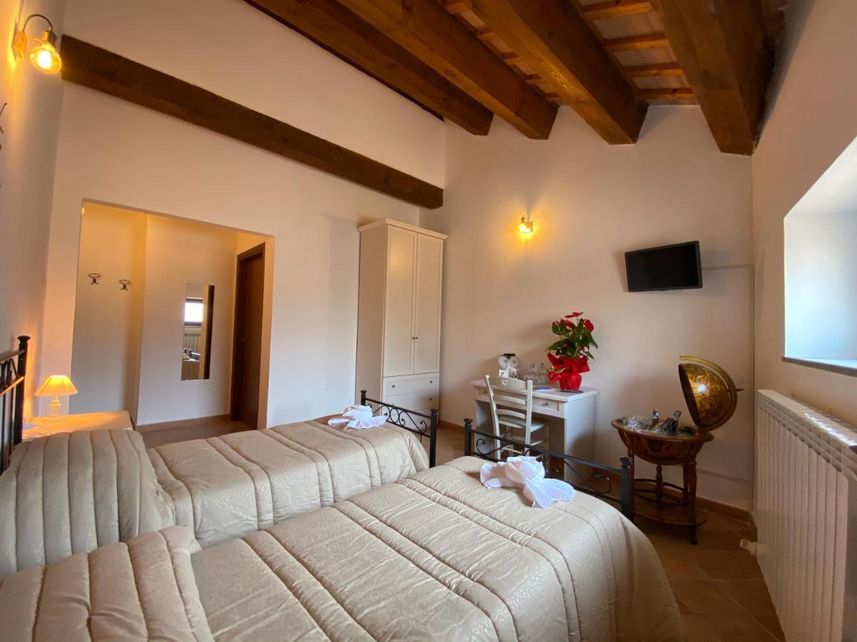 Locanda Della Pieve Pievebovigliana Экстерьер фото