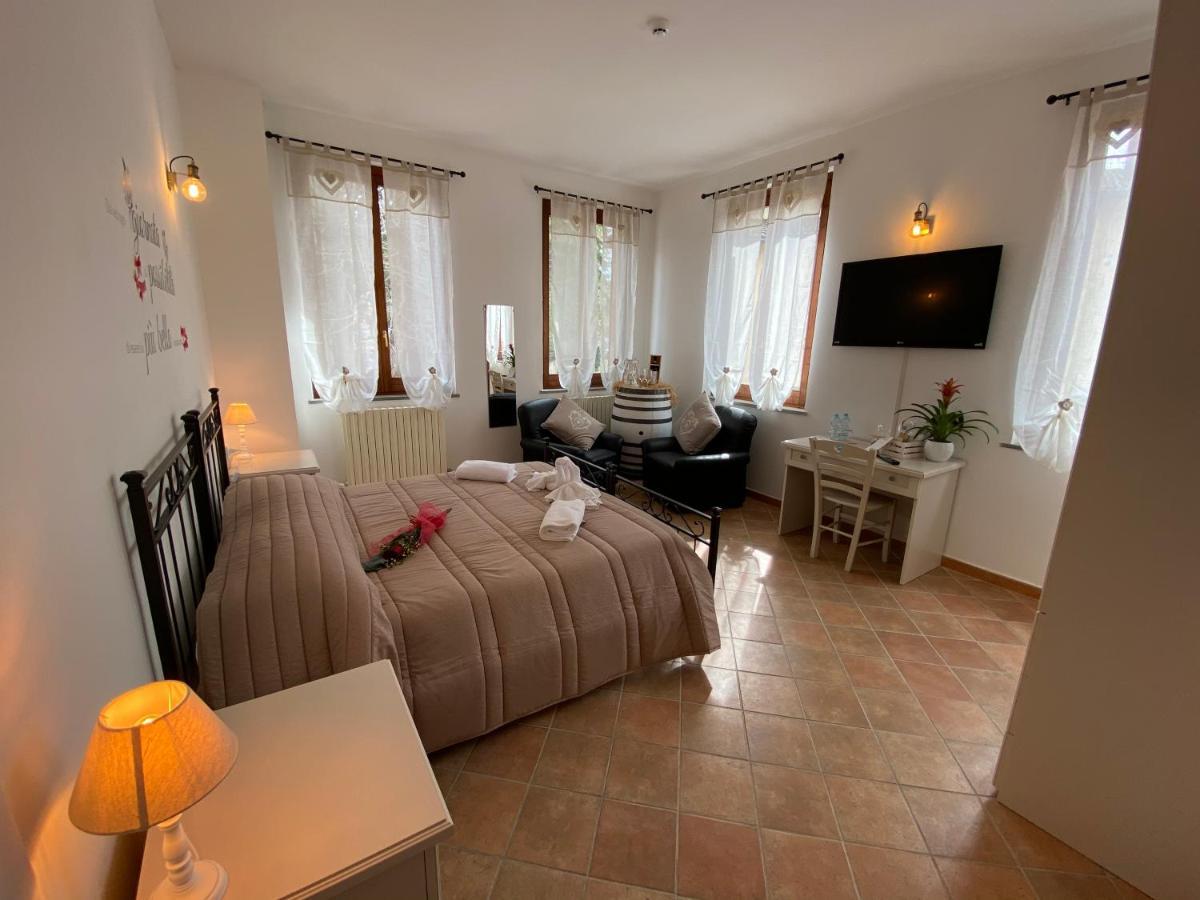Locanda Della Pieve Pievebovigliana Экстерьер фото