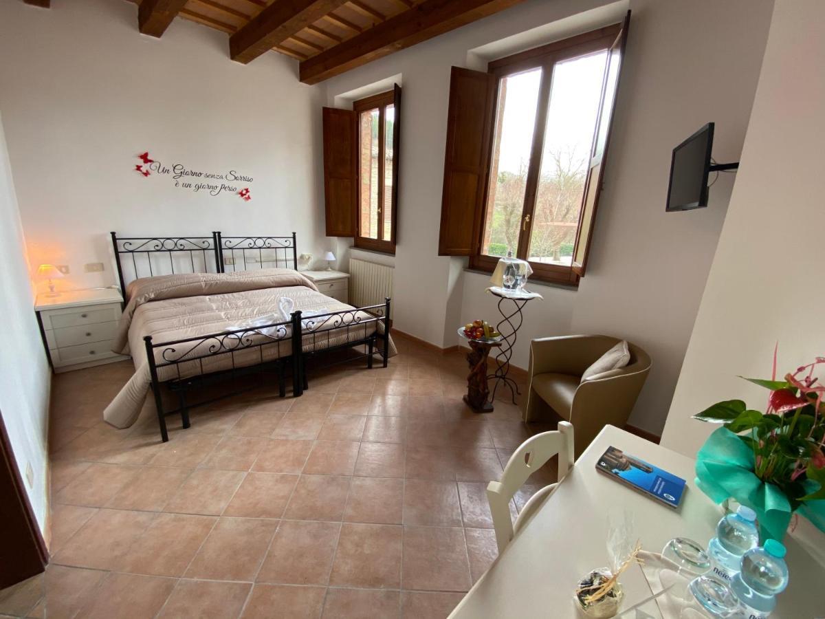 Locanda Della Pieve Pievebovigliana Экстерьер фото